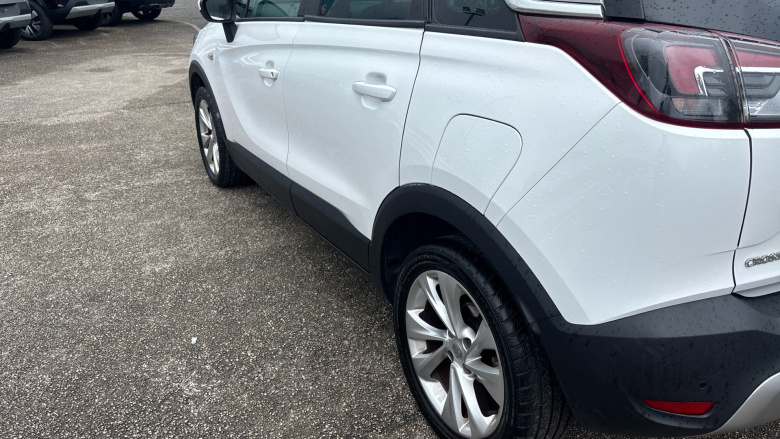 Vauxhall Crossland X 1.2T ecoTec [110] Tech Line Nav 5dr [6 Spd] [S/S] Petrol Hatchback